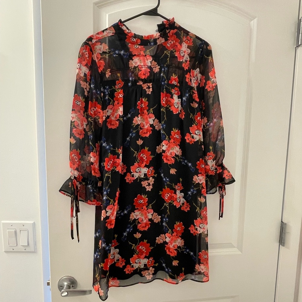 Express floral shift dress, XS. Exceptional pre-owned condition, worn once.